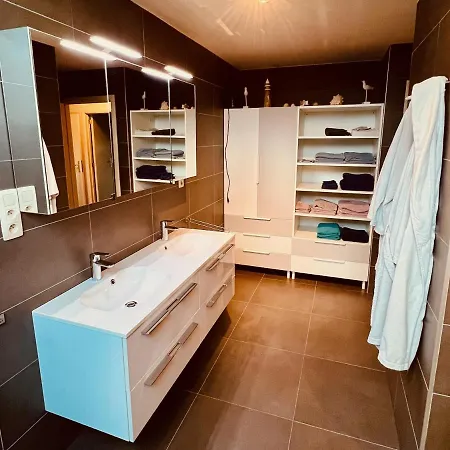 Becosy Triplex Chic Et Moderne Style Loft 아파트 Beloeil